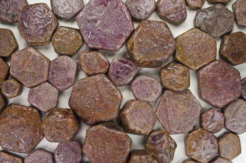 Fantasia Materials: 10 cts of Deep Amethyst Professional Sawn Facet Rough - 10-15 cts/pc- Raw Natural Crystals for Faceting, Cabbing, Cutting, Lapidary, Polishing, Wire Wrapping, Wicca & Reiki Healing